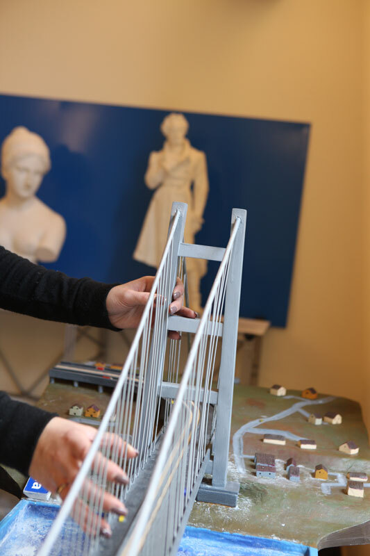 Showroom con riproduzioni tattili di opere d'arte