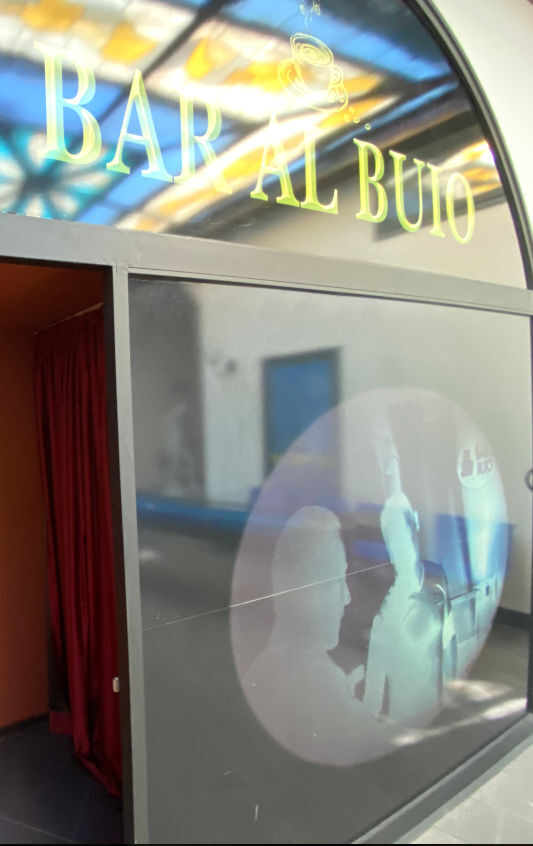 Bar al buio con esperienza sensoriale